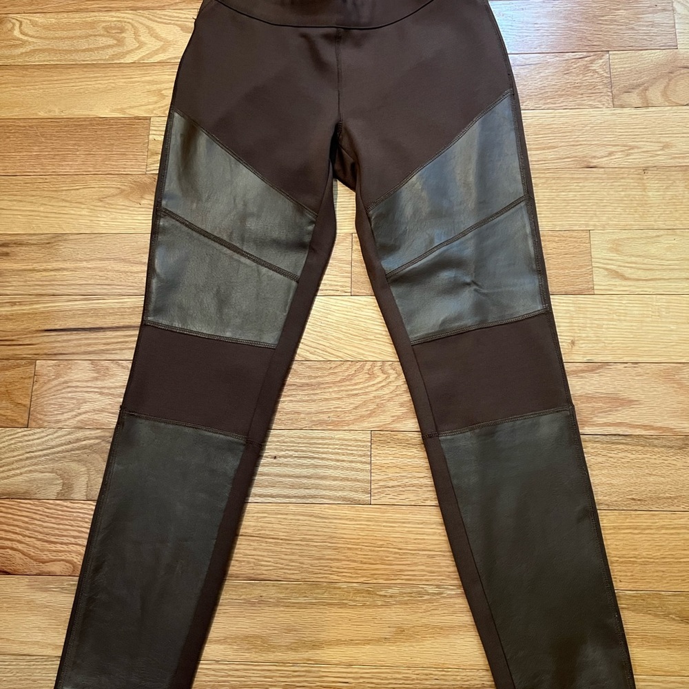 Twiggy London size 4 genuine leather accented pants (NWOT)